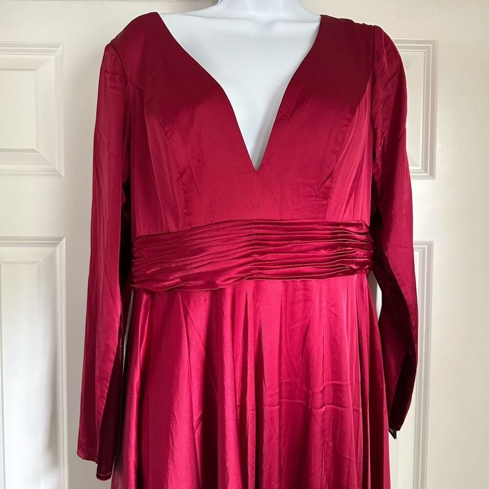 IEENA for Mac Duggal Long Sleeve Ruched Waist satin V-neck - Picture 8 of 11